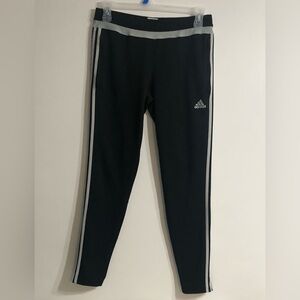 Adidas Women’s jogger two side zip pockets  pull on black. M